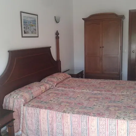 Hostal Europa إِستيبونا