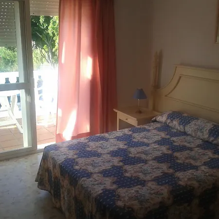 بيت ضيافة Hostal Europa إِستيبونا