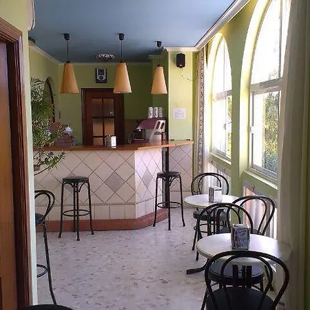 Hostal Europa Εστεπόνα